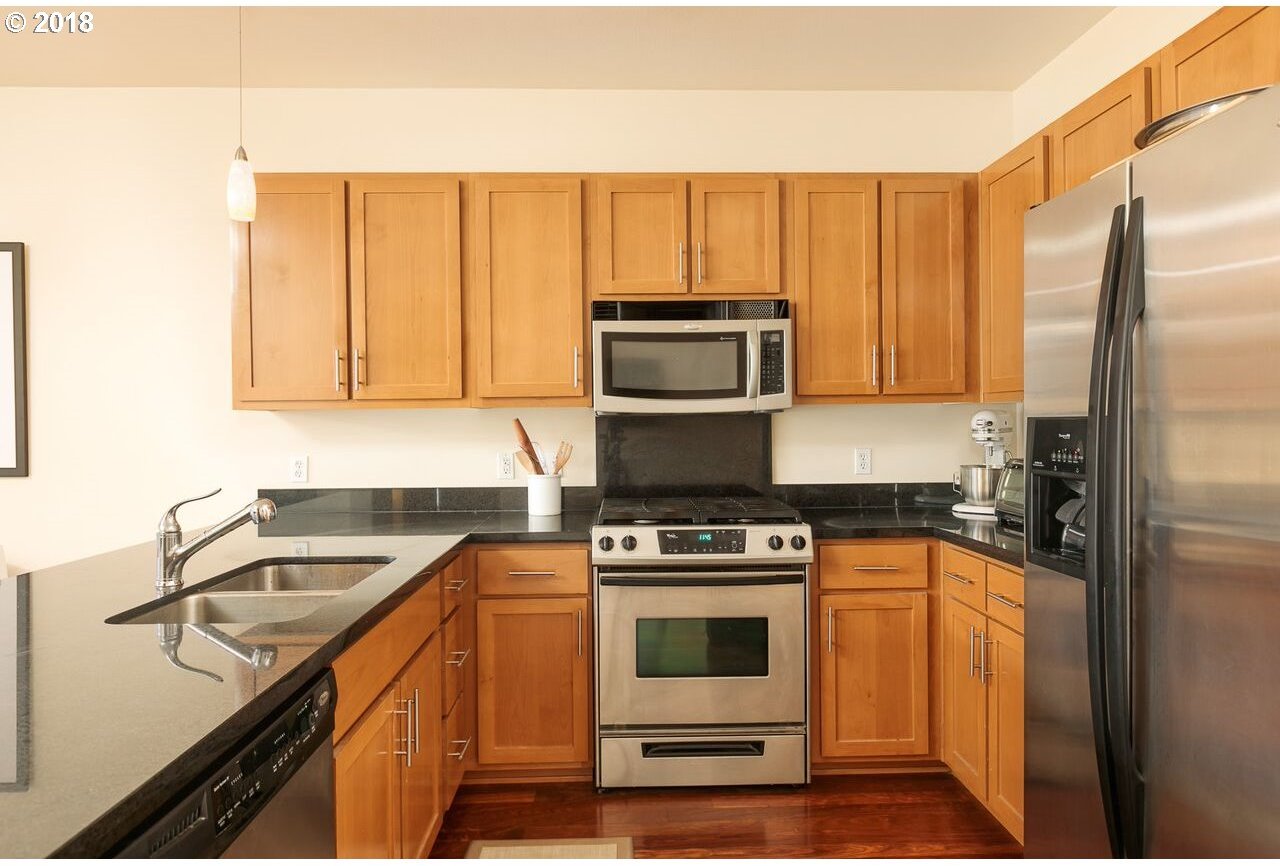 2335 Northwest Raleigh Street, Unit 331 Portland, OR 97210 - Photo 8 of 19 Gallery Image 8