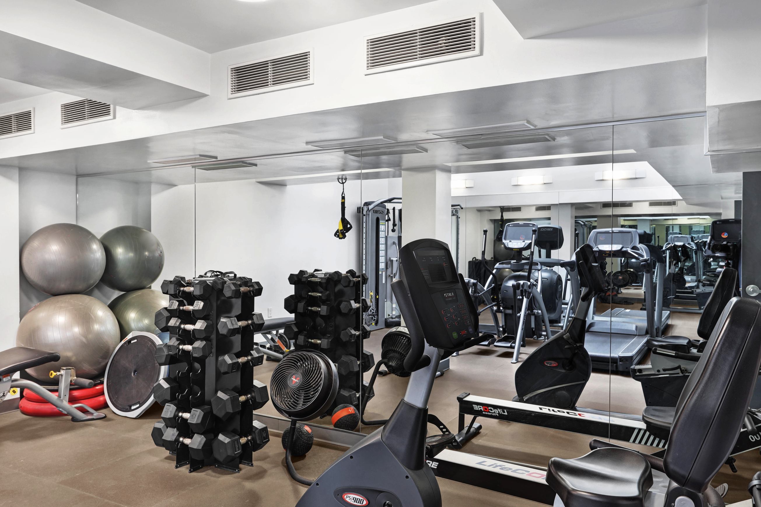 170 East 77th Street, Unit 6A Manhattan, NY 10075 - Photo 14 of 16