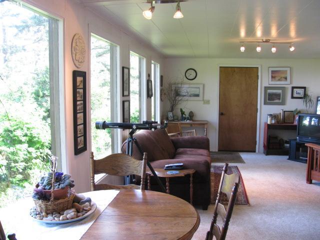 28687 Brooks Road Gold Beach, OR 97444 - Photo 12 of 16 Gallery Image 12