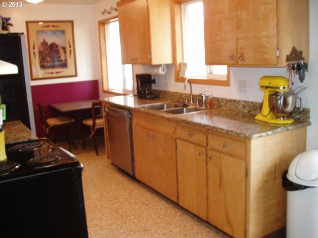 1518 Southwest 40th Street Pendleton, OR 97801 - Photo 4 of 14