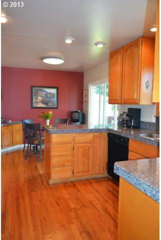 11720 Southwest Ridgecrest Drive Beaverton, OR 97008 - Photo 3 of 16 Gallery Image 3
