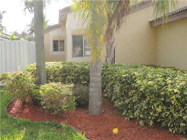 Silver Lakes Pembroke Pines, FL 33029 - Photo 4 of 25