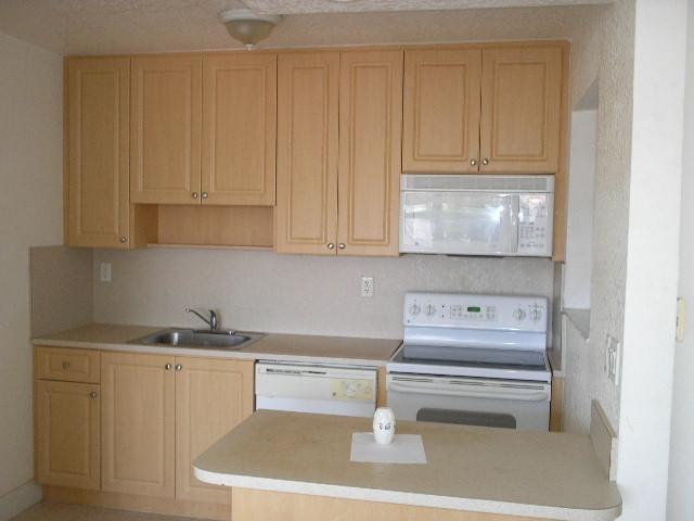 110 Southeast 2nd Street, Unit 201 Hallandale, FL 33009 - Photo 3 of 6