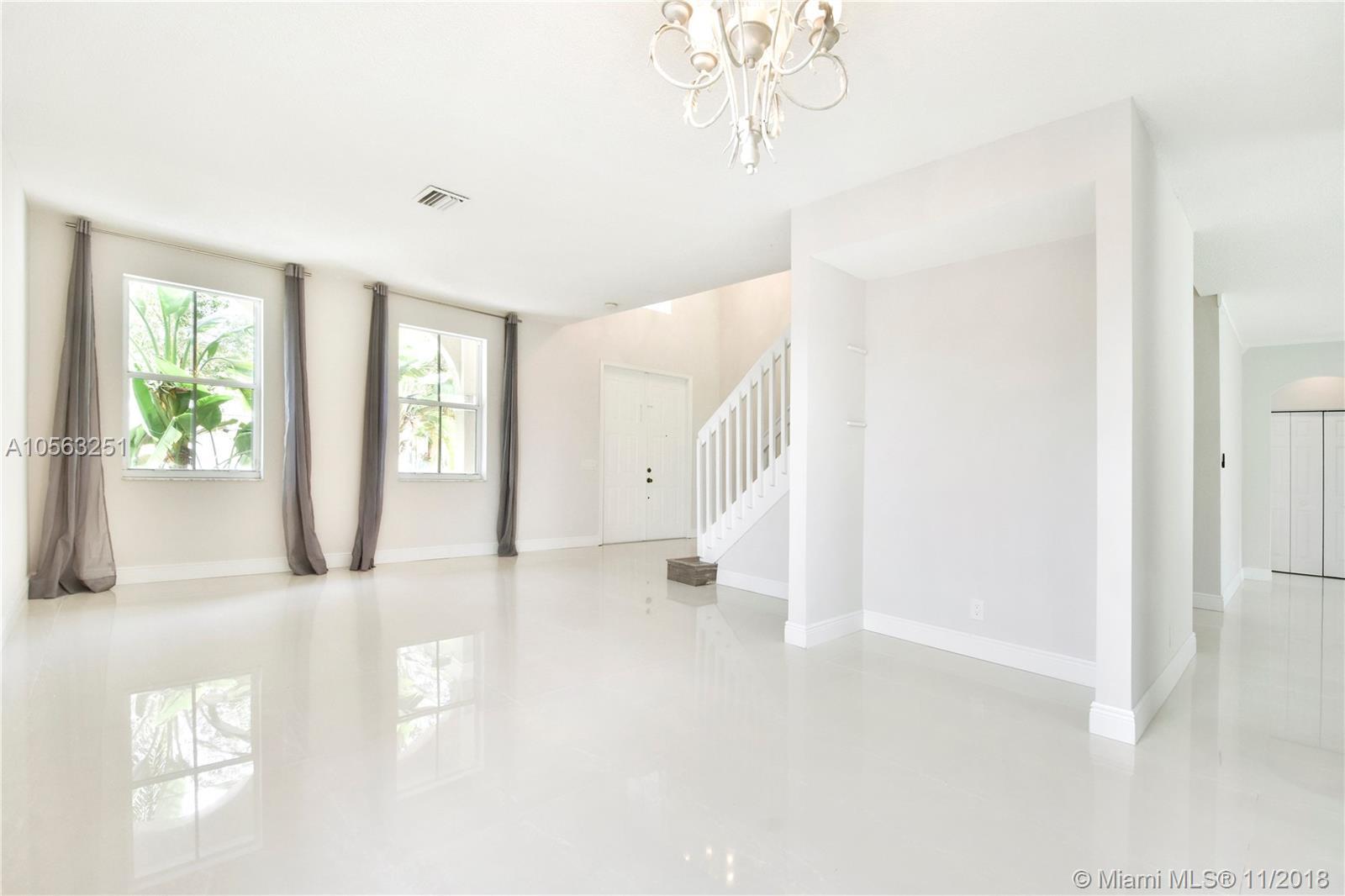 4377 Laurel Ridge Circle Weston, FL 33331 - Photo 10 of 38 Gallery Image 10
