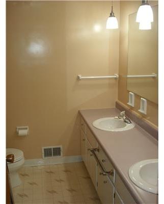 236 Byron Road Pittsburgh, PA 15237 - Photo 13 of 16 Gallery Image 13