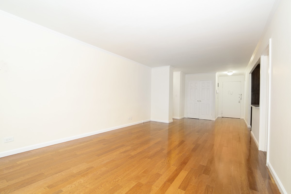 155 West 68th Street, Unit 203 Manhattan, NY 10023 - Photo 2 of 7