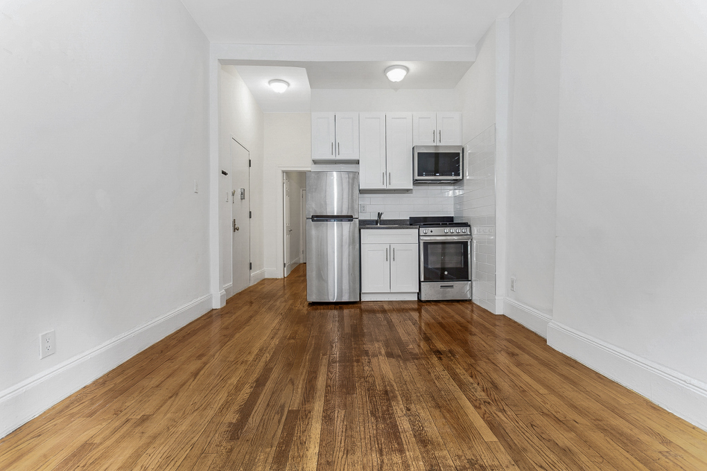 175 East 90th Street, Unit A1 Manhattan, NY 10128 - Photo 2 of 6