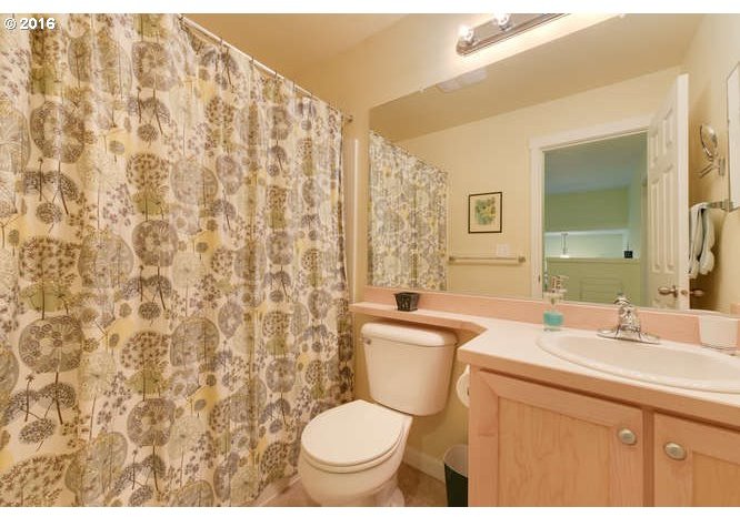 15460 Southwest Sparrow Loop, Unit 103 Beaverton, OR 97007 - Photo 17 of 21 Gallery Image 17