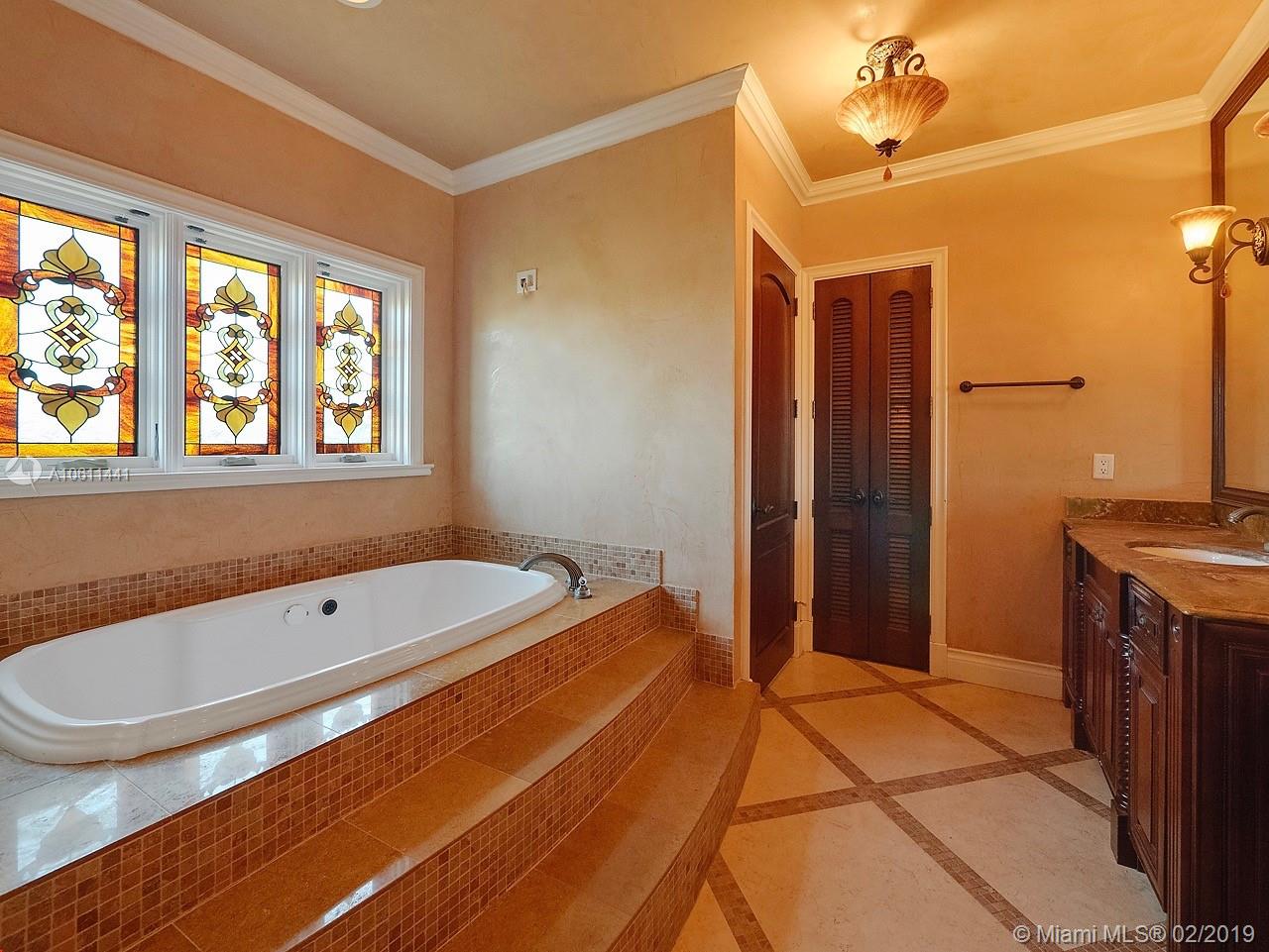 4800 Alton Road Miami Beach, FL 33140 - Photo 11 of 22