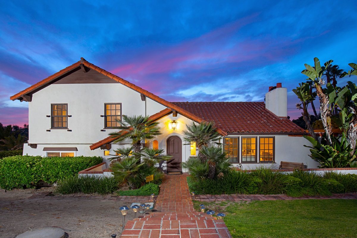 2133 Oceanview Road Oceanside, CA 92056 - Photo 1 of 25 Gallery Image 1