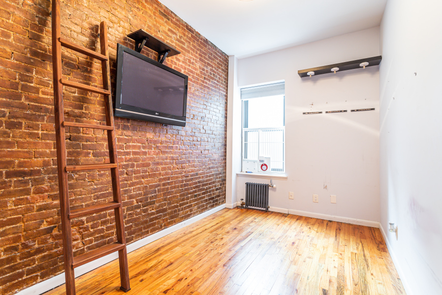 418 West 46th Street, Unit 1A Manhattan, NY 10036 - Photo 6 of 11