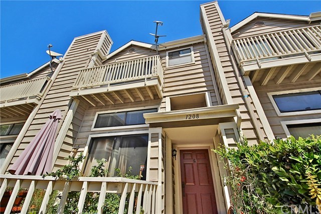 Beautiful 3-story townhome in Monrovia!