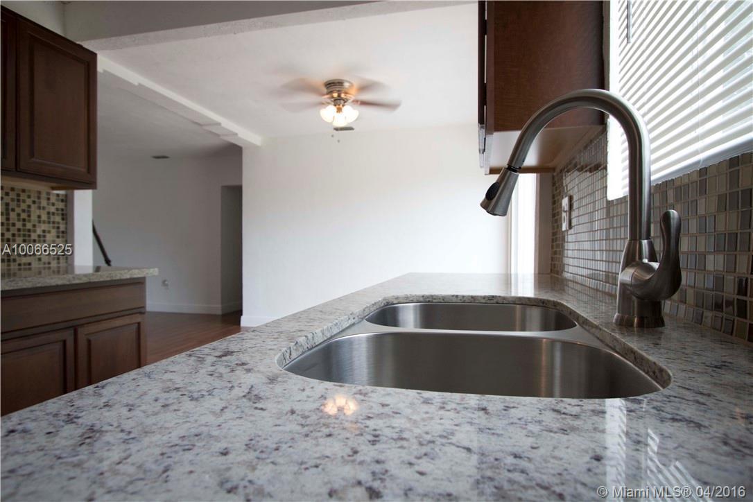 910 Northwest 89th Street Miami, FL 33150 - Photo 18 of 35