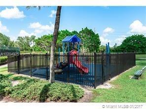 Encantada Pembroke Pines, FL 33029 - Photo 26 of 32