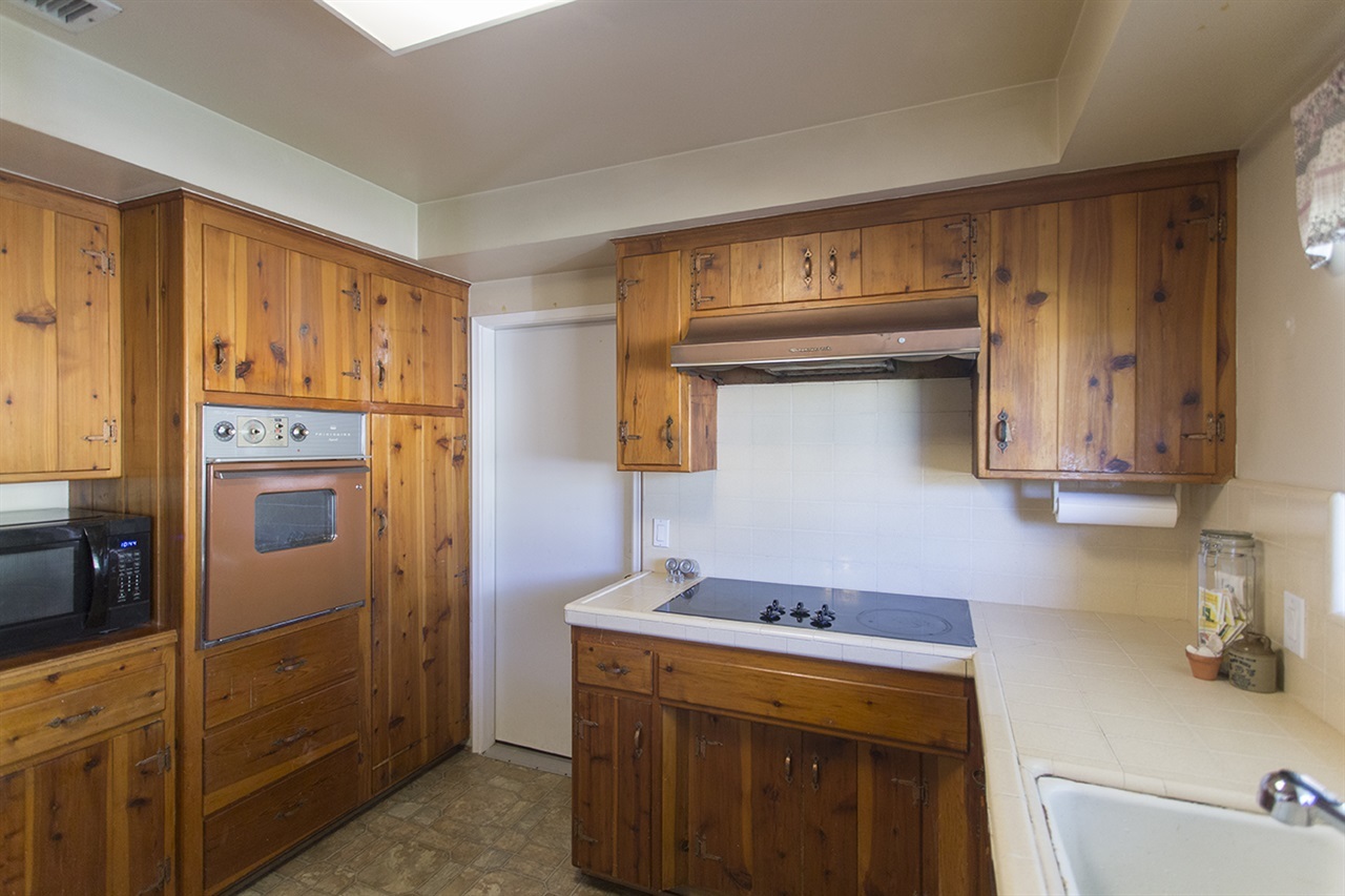 1226 Cresthill Road El Cajon, CA 92021 - Photo 14 of 25 Gallery Image 14