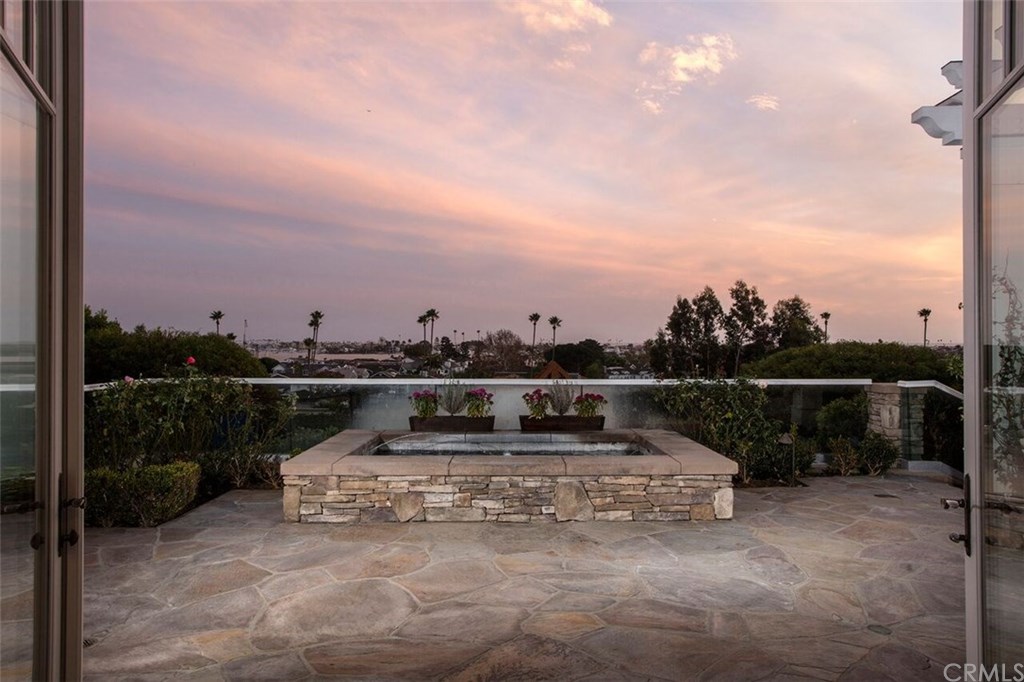 311 Kings Road Newport Beach, CA 92663 - Photo 23 of 50