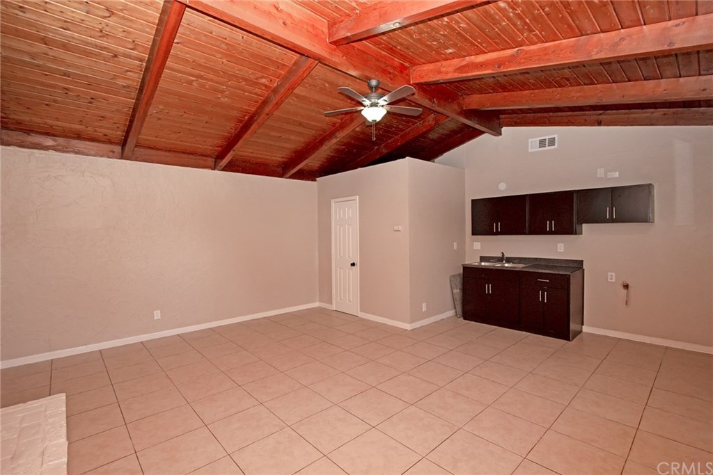 19340 Woodhill Street Rialto, CA 92376 - Photo 33 of 42