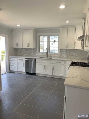 436 West Anderson Street Hackensack, NJ 07601 - Photo 6 of 18