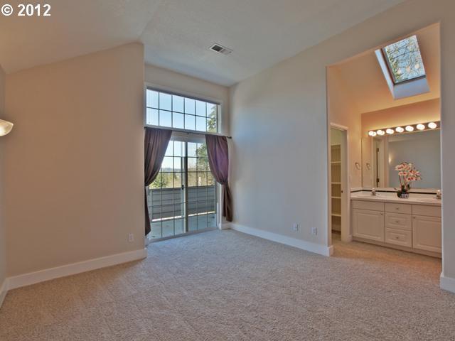 5310 Southwest Brugger Street Portland, OR 97219 - Photo 7 of 16 Gallery Image 7