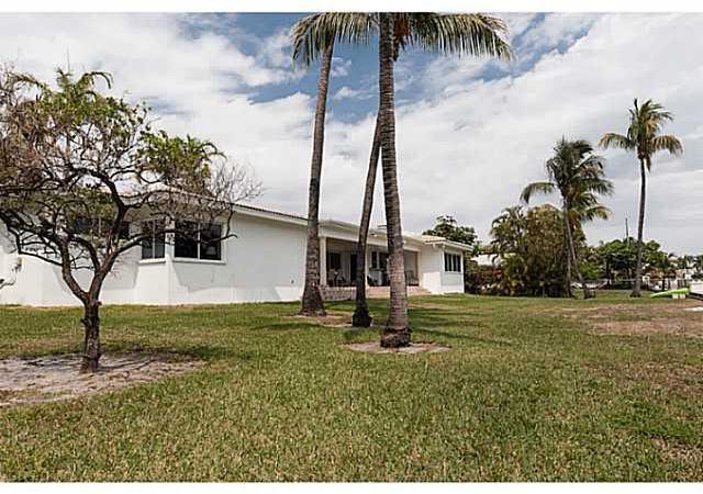 120 South Island Road Golden Beach, FL 33160 - Photo 3 of 16