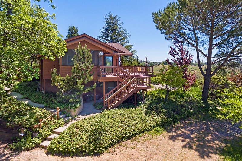 1070 Farmer Road Julian, CA 92036 - Photo 1 of 25 Gallery Image 1