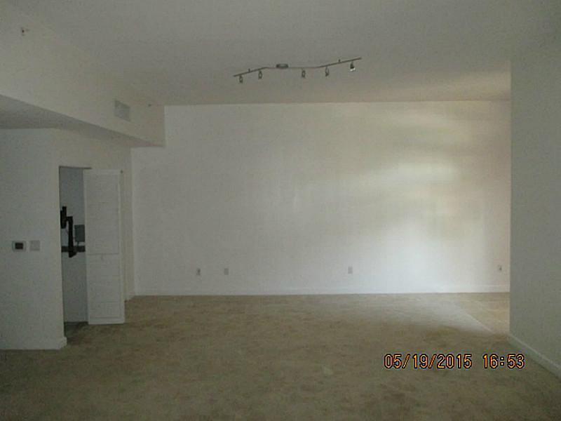8395 Southwest 73rd Avenue, Unit 107 Miami, FL 33143 - Photo 3 of 10