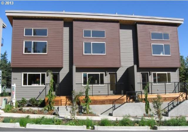 7940 Southwest 31st Avenue, Unit 2 Portland, OR 97219 - Photo 1 of 13