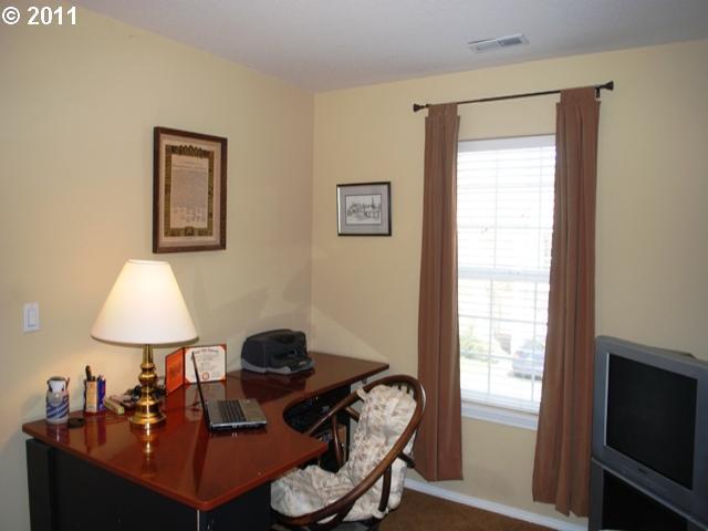 22060 Southwest Grahams Ferry Road, Unit D Tualatin, OR 97062 - Photo 7 of 16 Gallery Image 7