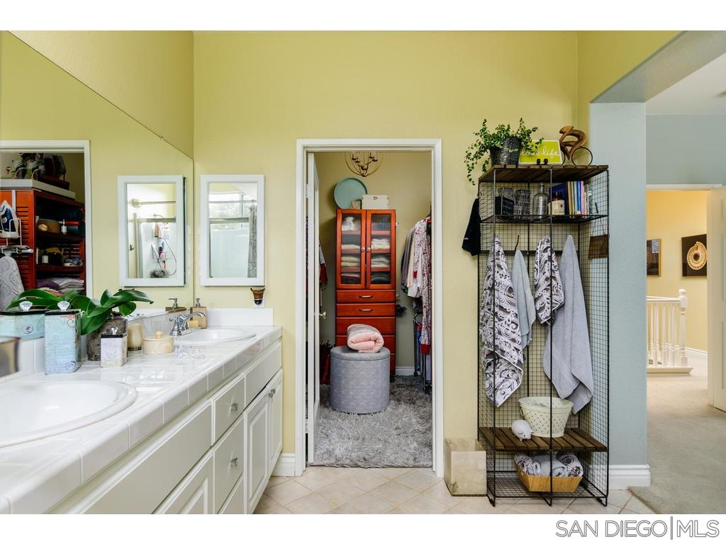 1174 Cambria Way Encinitas, CA 92024 - Photo 15 of 25 Gallery Image 15