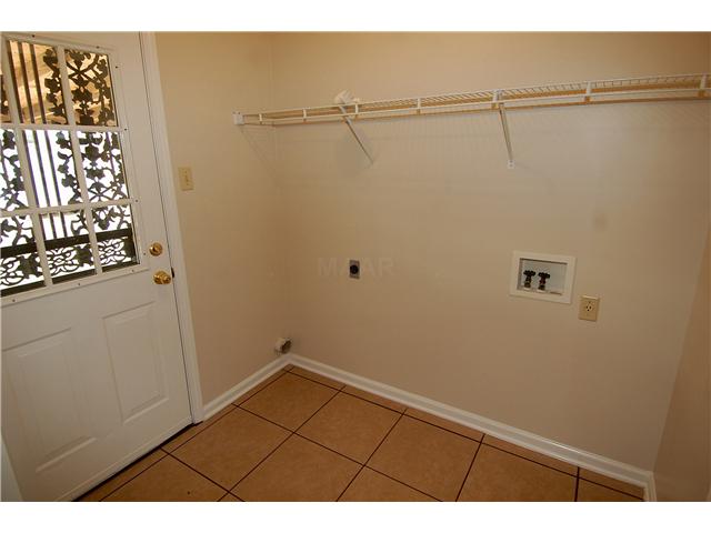 9843 Riggan Drive Olive Branch, MS 38654 - Photo 8 of 12 Mud Room/Laundry Room