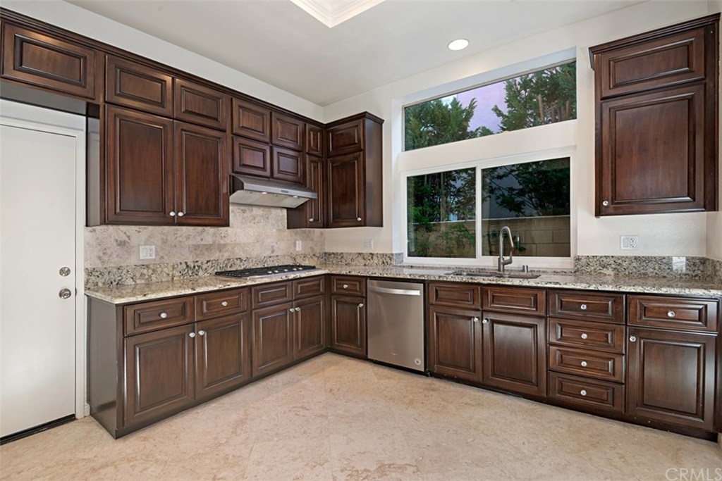 5 Tiara Irvine, CA 92614 - Photo 8 of 29