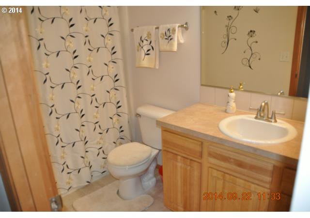 2442 Southeast Barnes Road Gresham, OR 97080 - Photo 11 of 16 Gallery Image 11
