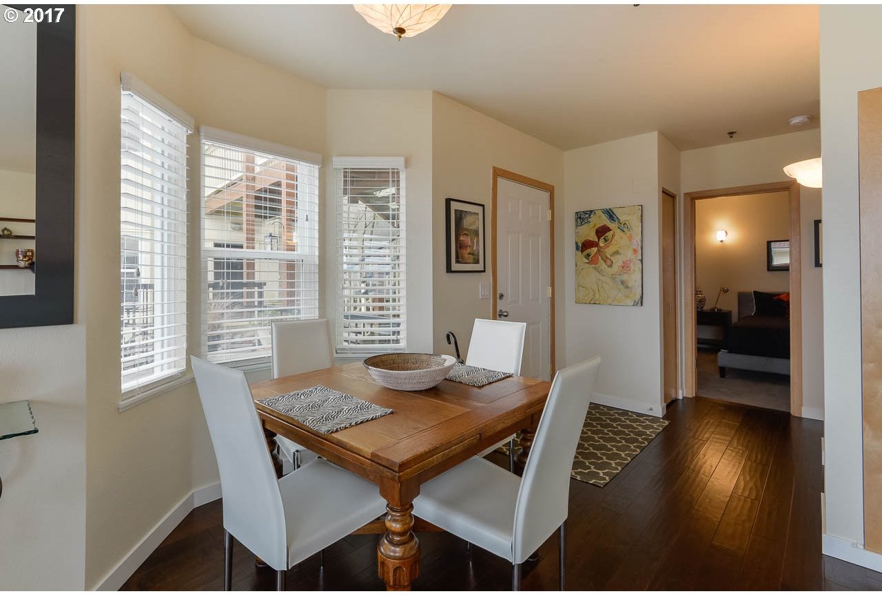 423 Northwest Uptown Terrace, Unit 1A Portland, OR 97210 - Photo 6 of 18