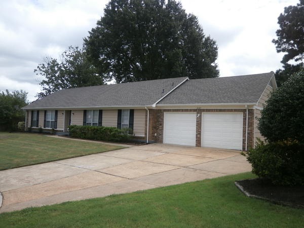 6165 Mission Ridge Road Memphis, TN 38115 - Photo 2 of 10