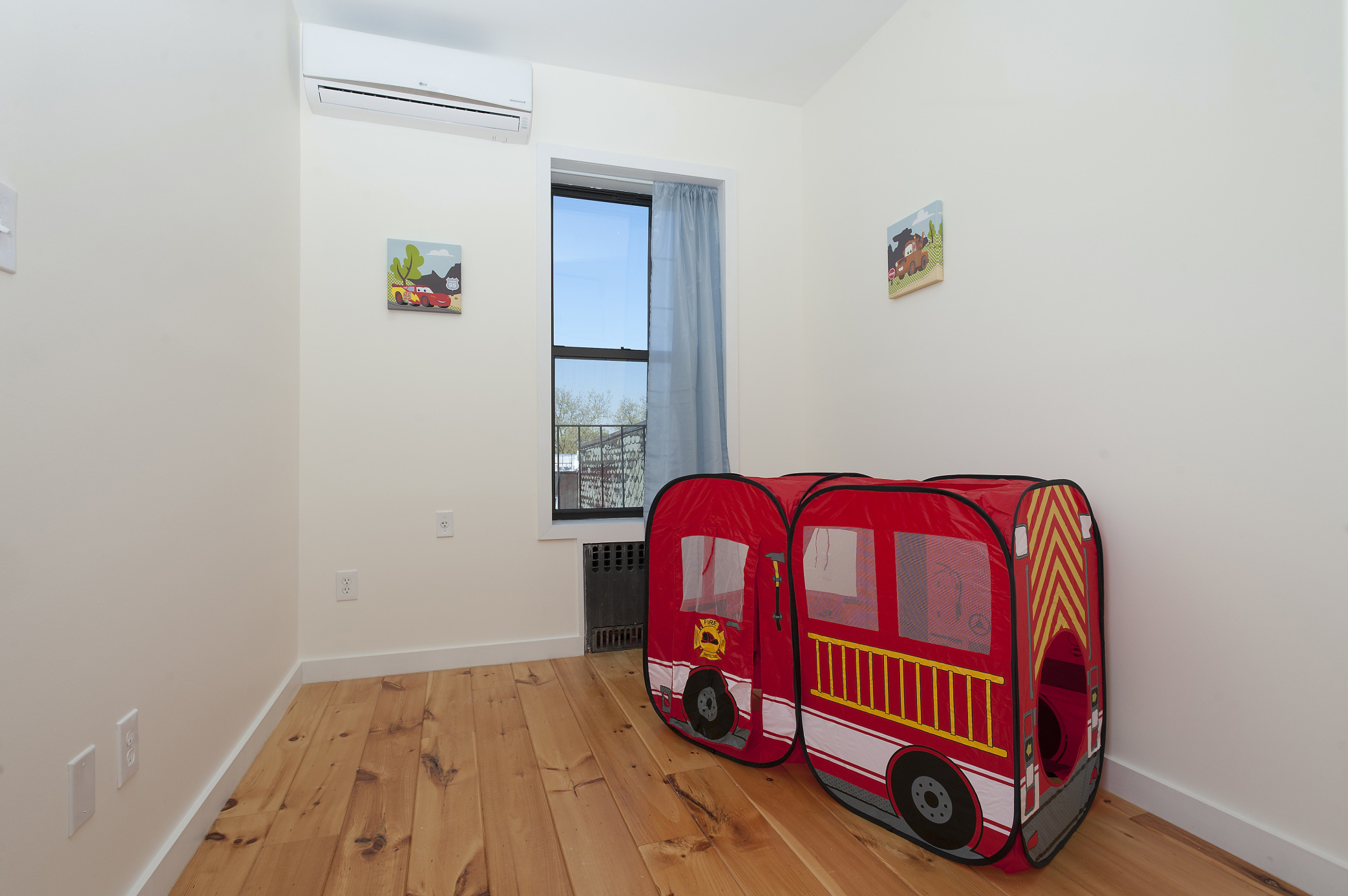 598 17th Street Brooklyn, NY 11218 - Photo 13 of 17