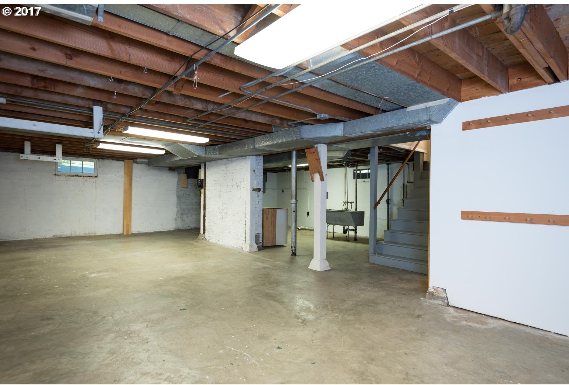 4256 Southwest Patrick Place Portland, OR 97239 - Photo 26 of 32