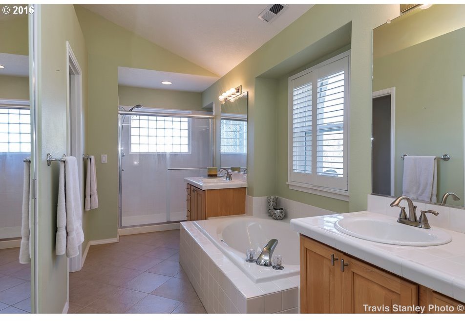 23540 Southwest Middleton Road Sherwood, OR 97140 - Photo 12 of 23 Gallery Image 12