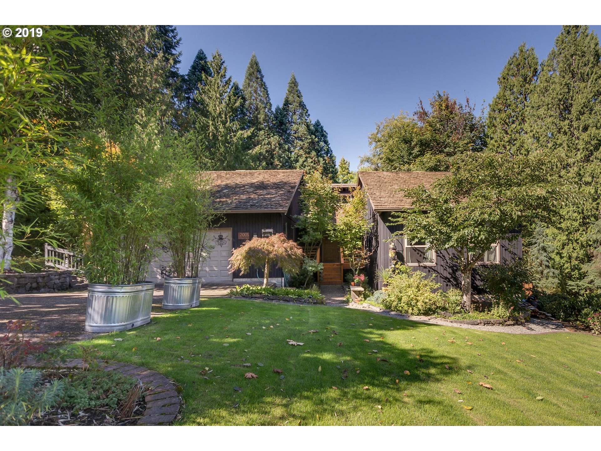 2001 Southwest Broadleaf Drive Portland, OR 97219 - Photo 2 of 26 Gallery Image 2