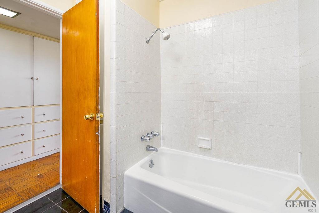 612 Dennison Lane Bakersfield, CA 93306 - Photo 17 of 40