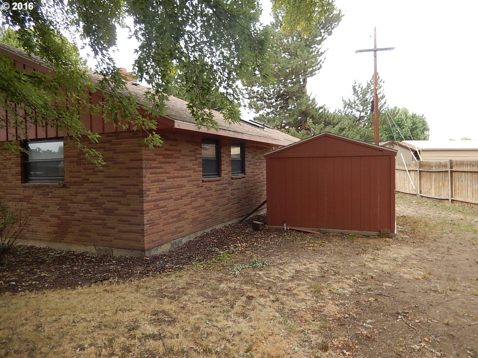 4126 Southwest Perkins Court Pendleton, OR 97801 - Photo 6 of 32