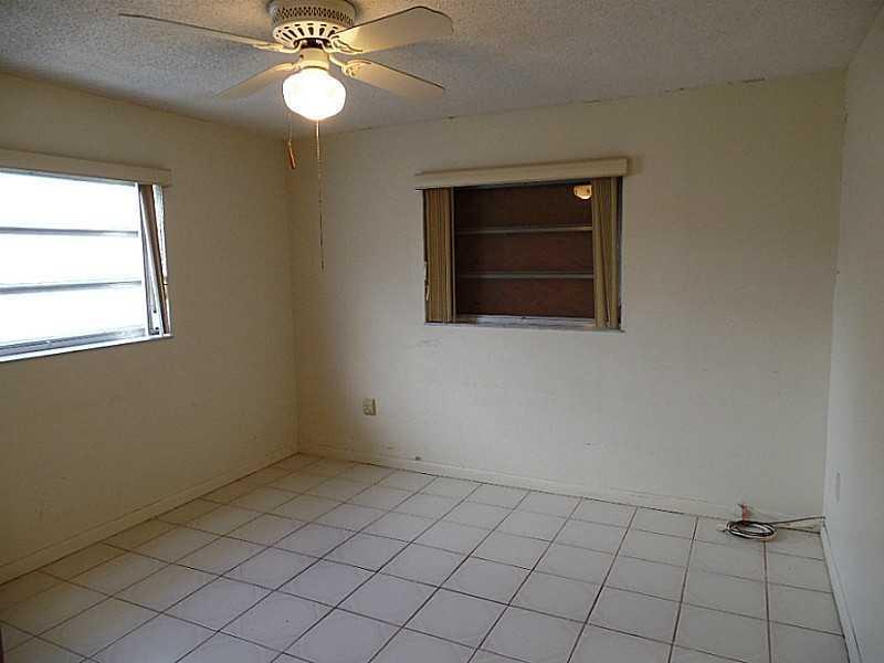 6511 Southwest 44th Street Miami, FL 33155 - Photo 8 of 12