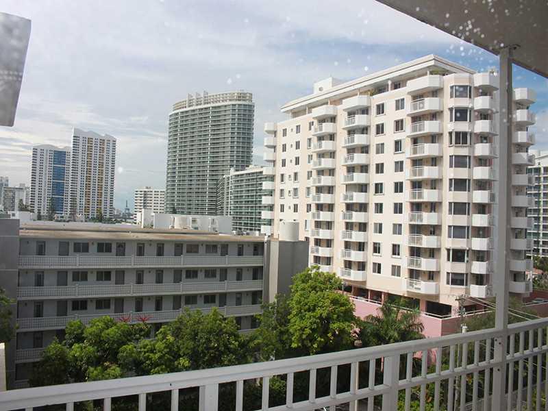 1300 Lincoln Road, Unit B702 Miami Beach, FL 33139 - Photo 2 of 14 Gallery Image 2