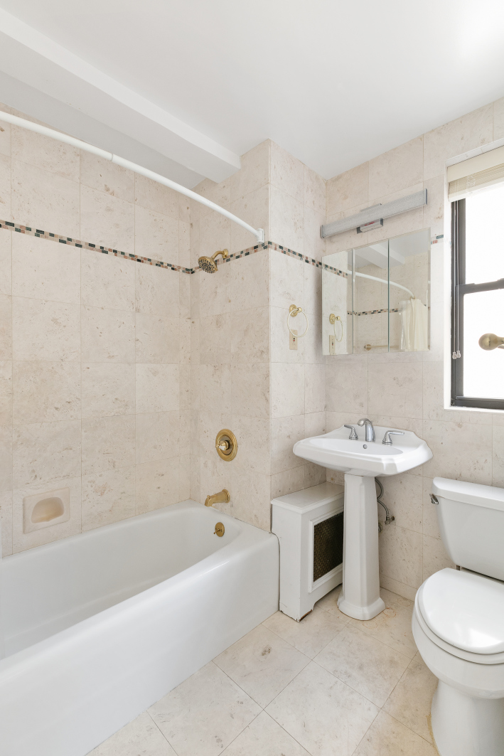 327 Central Park West, Unit 6E Manhattan, NY 10025 - Photo 7 of 8