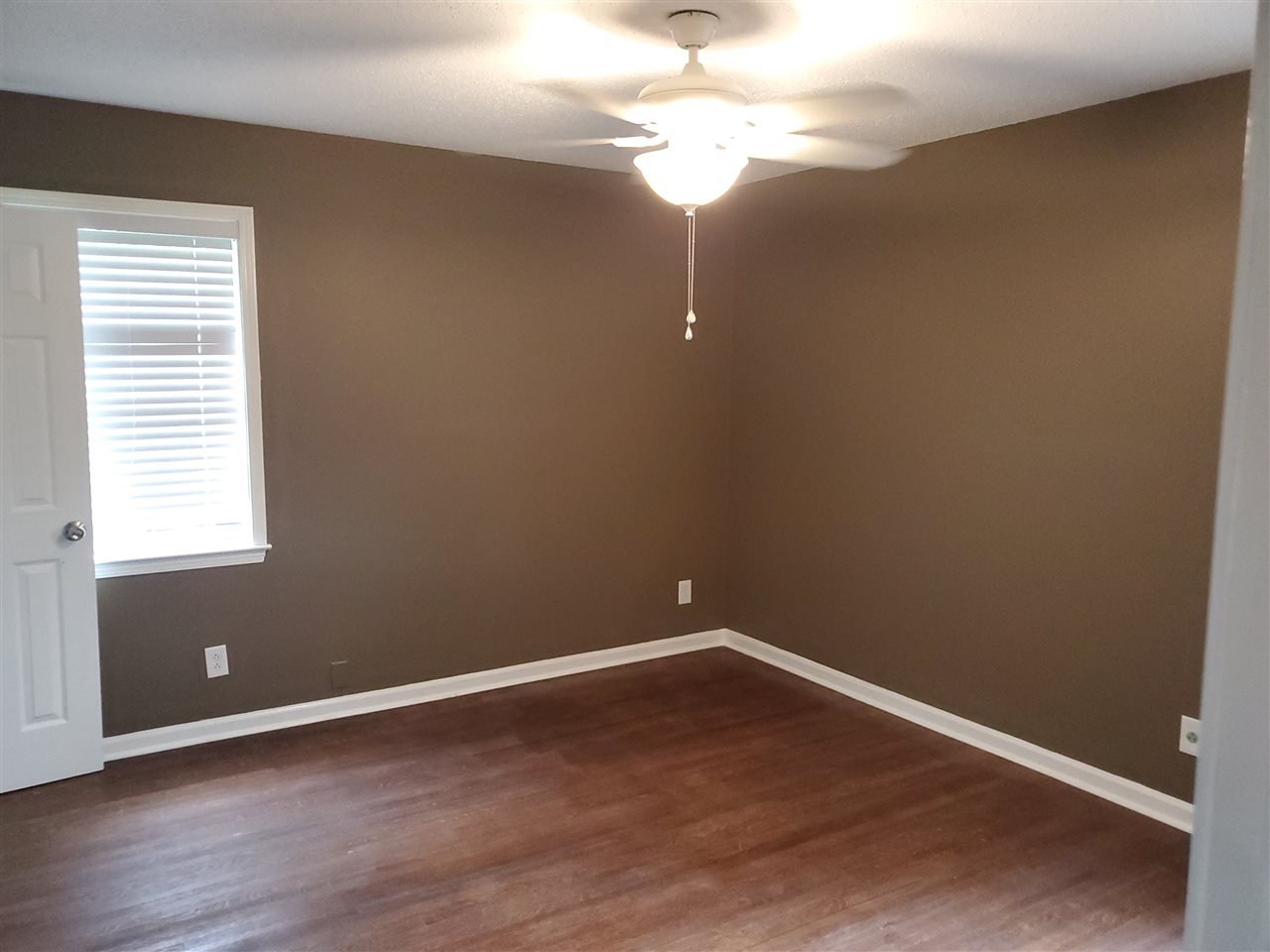 4842 Gill Road Memphis, TN 38109 - Photo 5 of 17