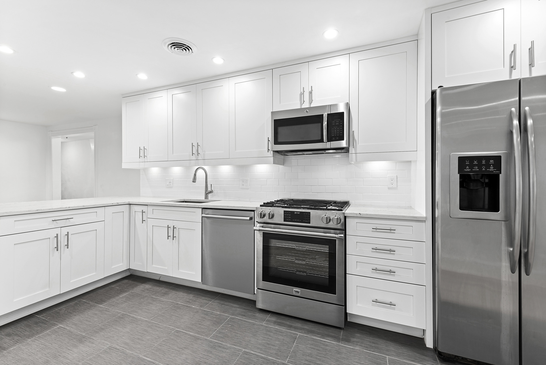 240 West 74th Street, Unit GARDEN New York, NY 10023 - Photo 2 of 8