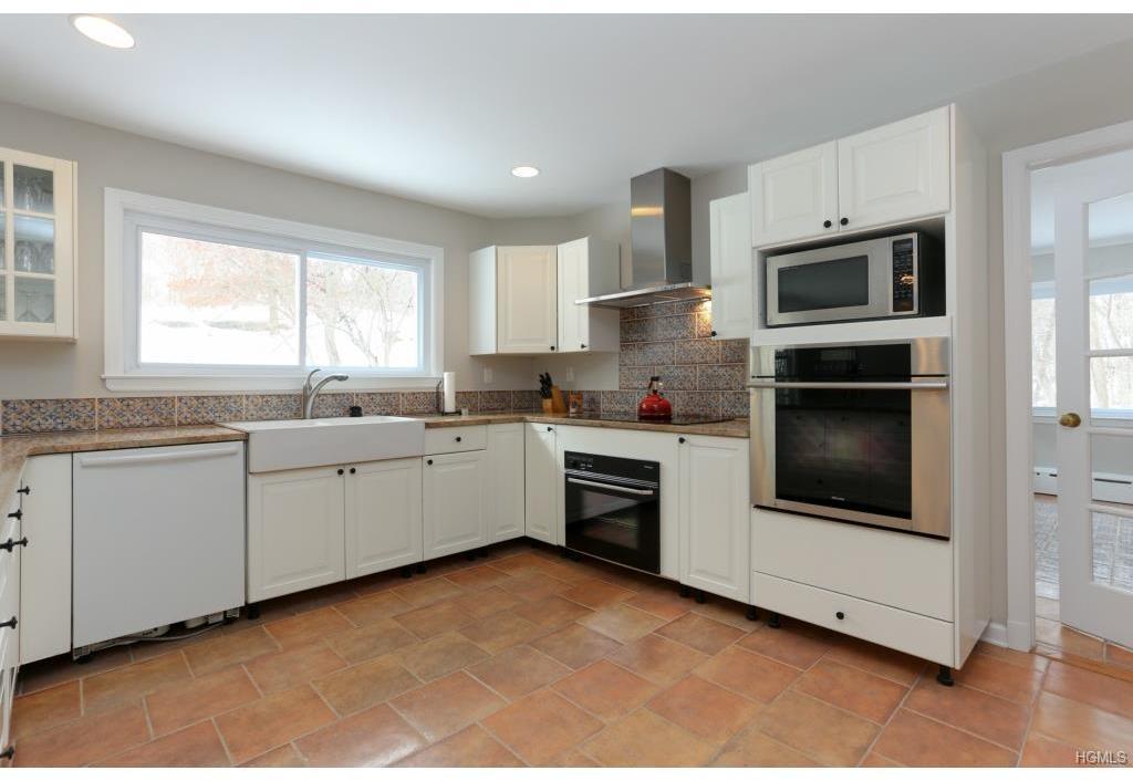 34 Country Road Mamaroneck, NY 10543 - Photo 9 of 18 Gallery Image 9