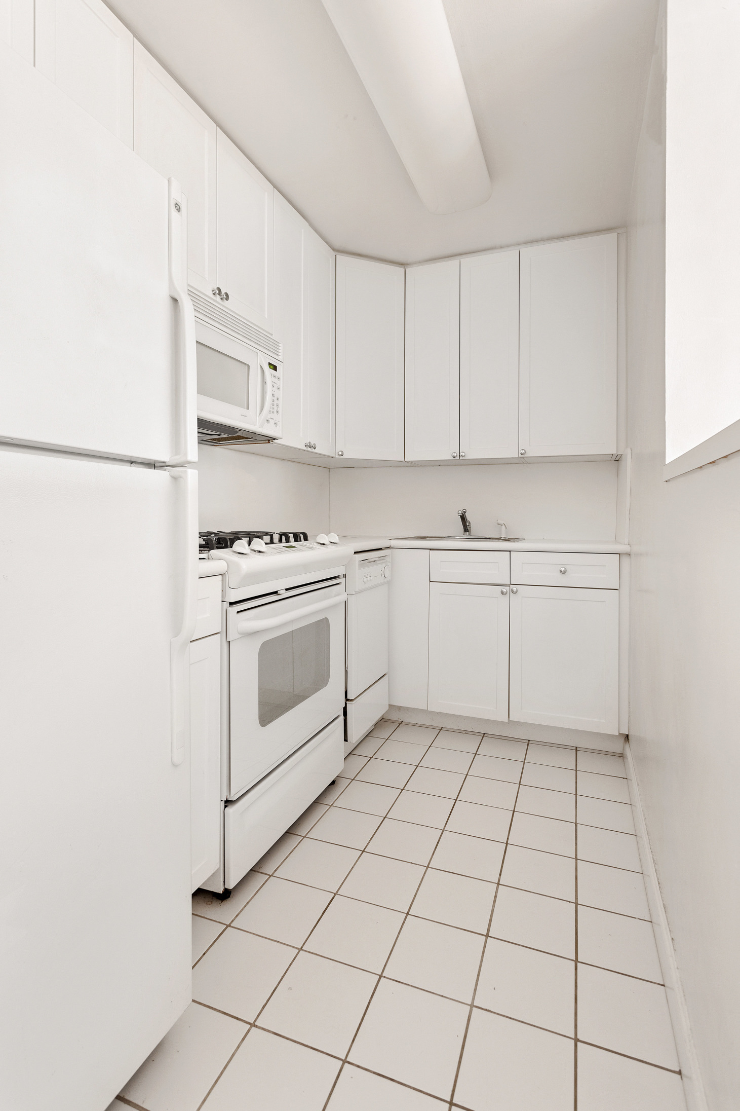 235 East 87th Street, Unit 9E Manhattan, NY 10128 - Photo 7 of 11