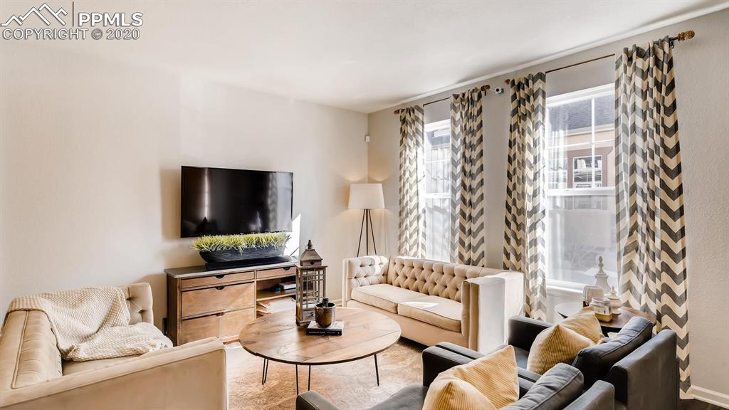 11719 Promontory Rdg View Colorado Springs, CO 80921 - Photo 4 of 28