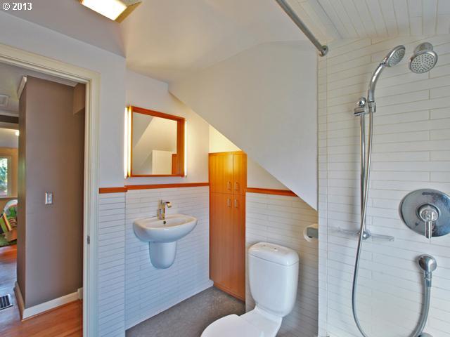 3815 Southeast Rural Street Portland, OR 97202 - Photo 9 of 16 Gallery Image 9