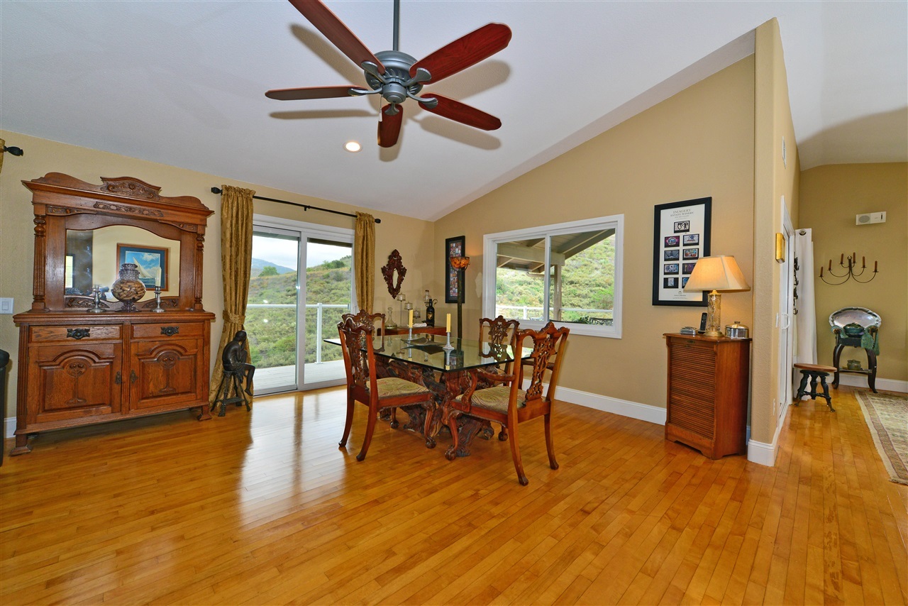 17531 Boca Raton Lane Poway, CA 92064 - Photo 5 of 25 Gallery Image 5